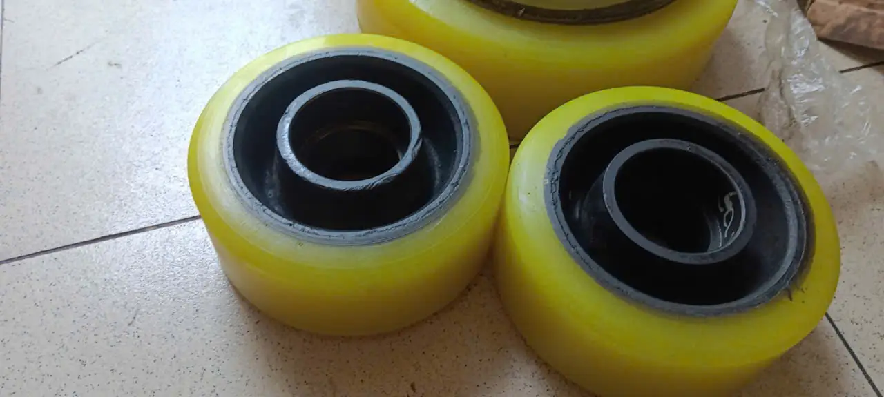 Bánh xe nâng PU Bánh xe nâng PU loại nào tốt nhất - Giải pháp hoàn hảo cho công nghiệp nâng hạ