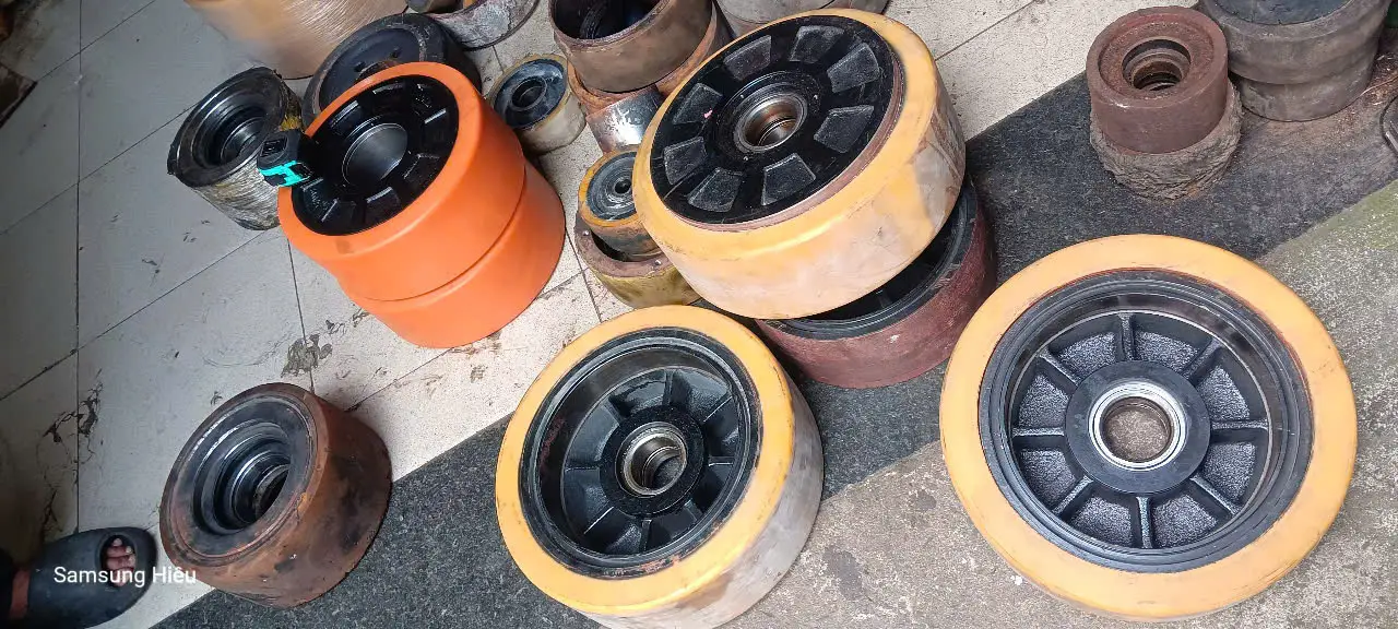Khám phá Bánh lái xe nâng điện Linde T20 - Đột phá trong vận hành kho bãi và logistics